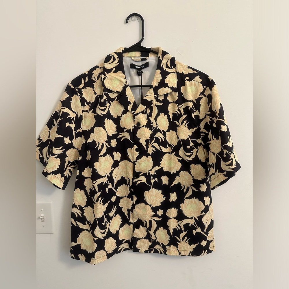 Men’s button up short sleeve